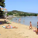 8215a * Pašman