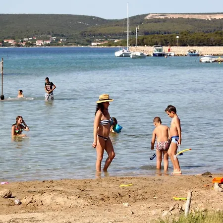 公寓 8215a *