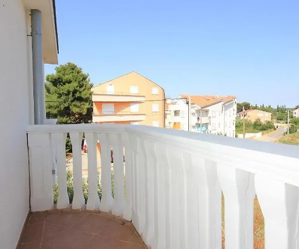 Apartamento 8215a Pašman